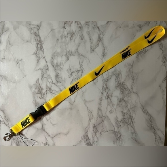Yellow & black Nike lanyard - Picture 1 of 1